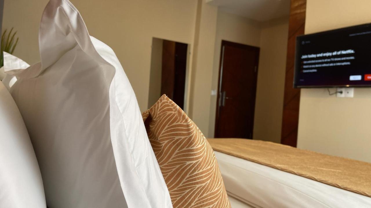 Sky Kenako Hotel Kribi Luaran gambar