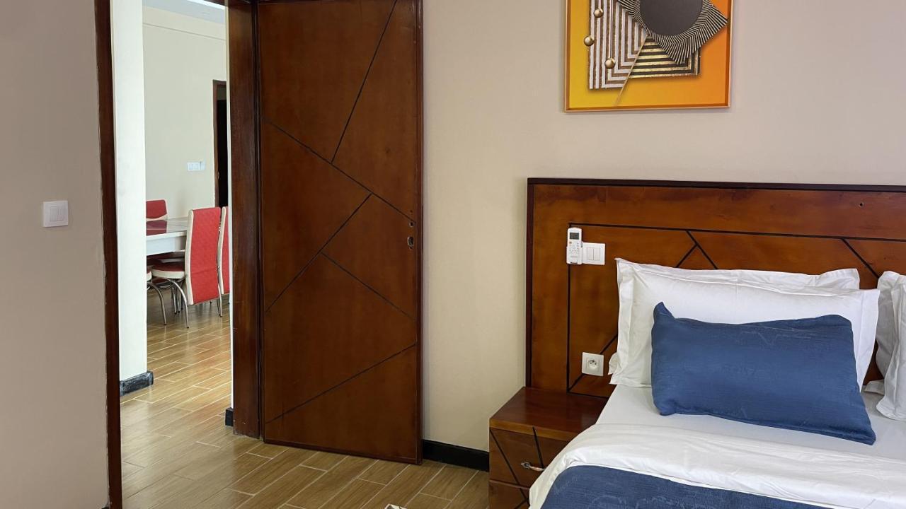 Sky Kenako Hotel Kribi Luaran gambar
