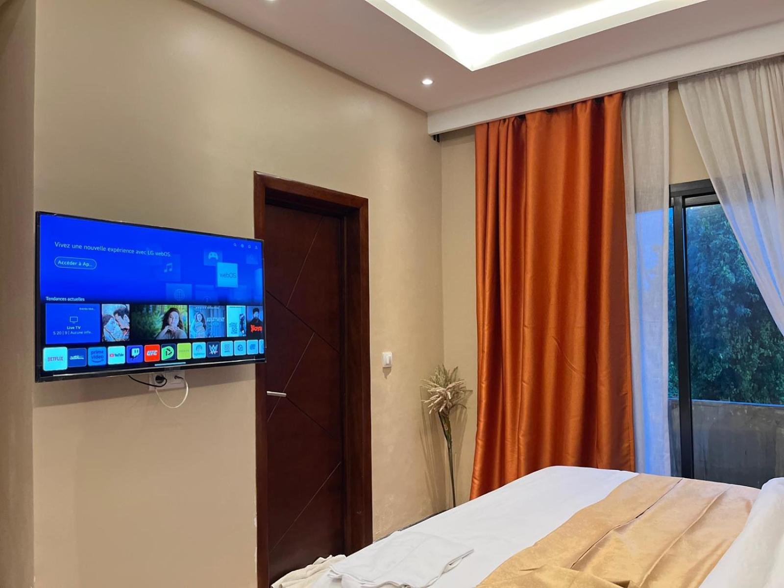 Sky Kenako Hotel Kribi Luaran gambar