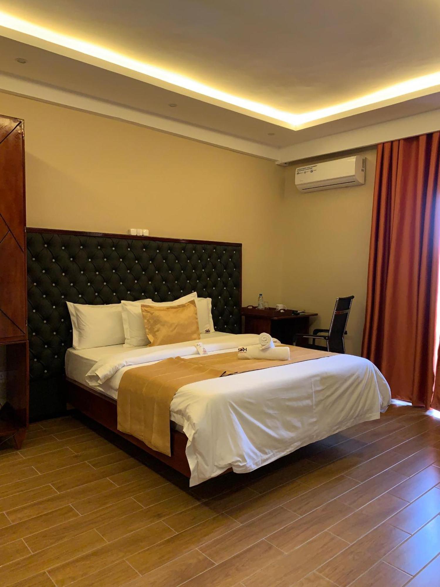 Sky Kenako Hotel Kribi Luaran gambar